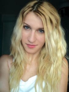 Manechinul Bianca Tănase se întoarce acasă. Agenția PTK Models i-a obținut semnătura!