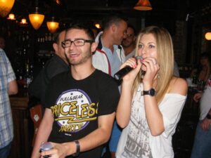 Start la karaoke in Molly Malone cu Anastasia Sandu