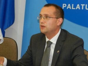 PREFECTUL DOGARIU VA OFERI AUDIENŢE ÎN TEREN