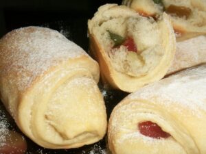 Reteta zilei 17 octombrie Cornulete Pufoase