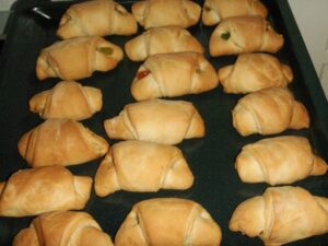 Reteta zilei 17 octombrie Cornulete Pufoase