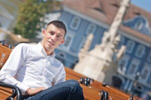 Un tânăr avocat timişorean, Adrian Gociu îşi doreşte să ajungă în Parlamentul României 1