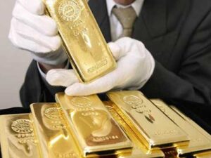 Săracii români bogaţi! Iată cât aur cumpără de la bănci cetăţenii României 1