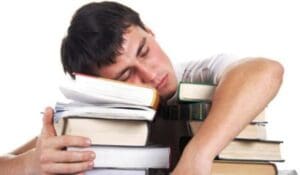 Somnul de opt ore nu mai este esenţial