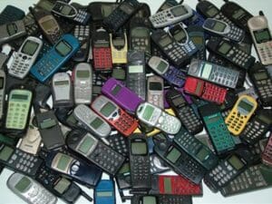 Românii au mai multe telefoane decât numărul populaţiei. 23,4 milioane de abonaţi la cele 3 reţele mobile 1